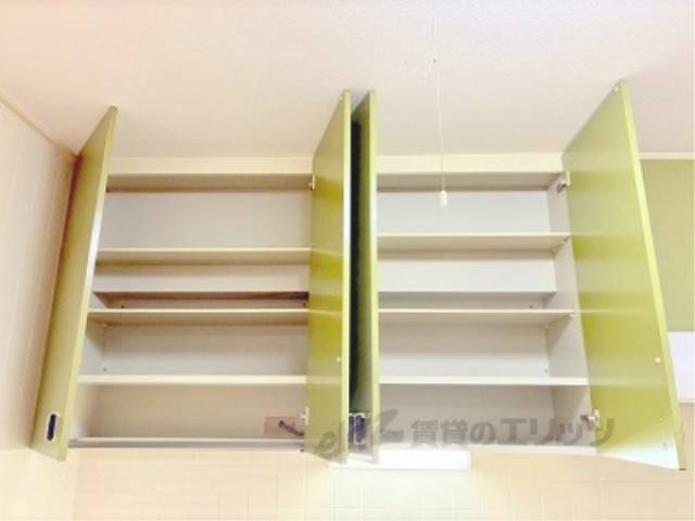 キッチン　上部収納