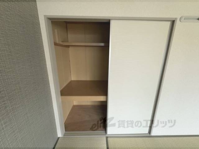 収納　押入