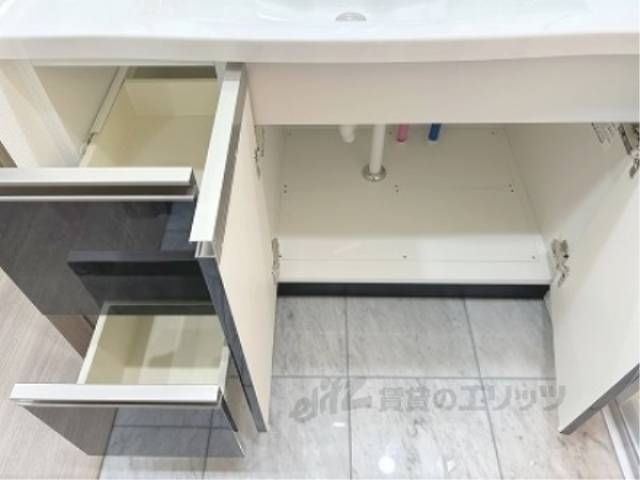 洗面所　下部収納