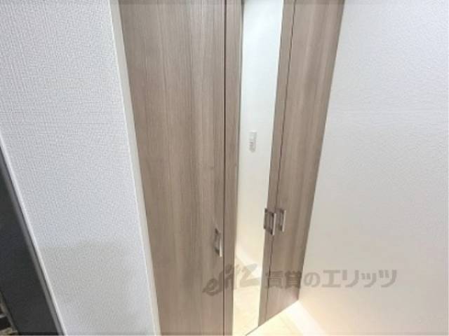 玄関　鏡