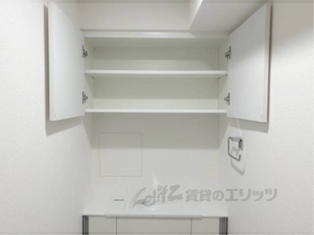 トイレ　上部収納