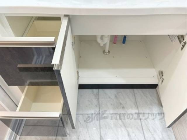 洗面所　下部収納