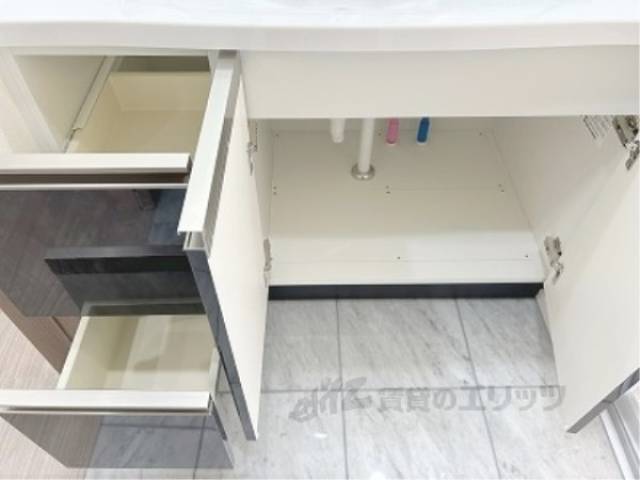 洗面所　下部収納