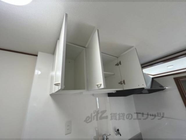 キッチン　キッチン上部収納