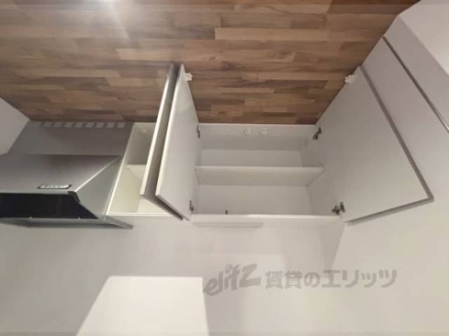 キッチン　上部収納