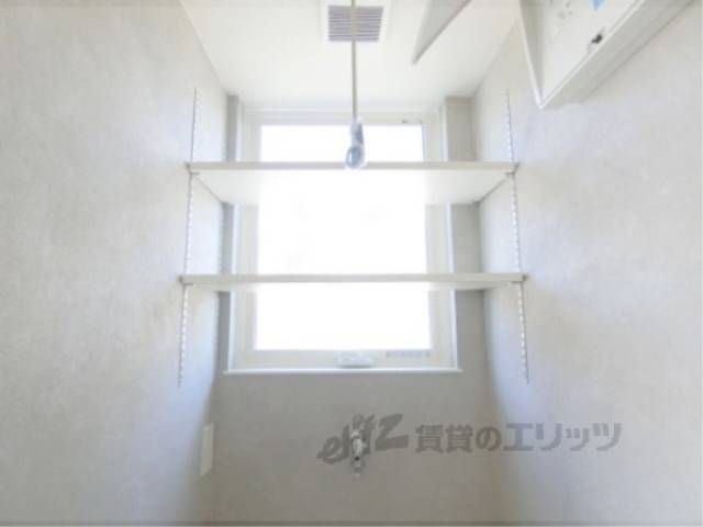 洗濯機置場　上部棚