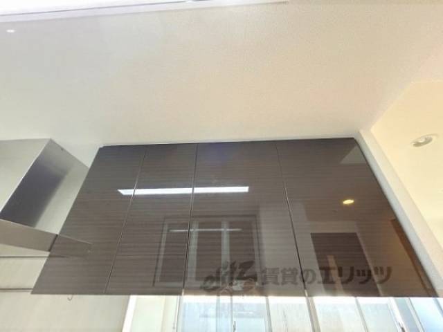 キッチン　上部収納