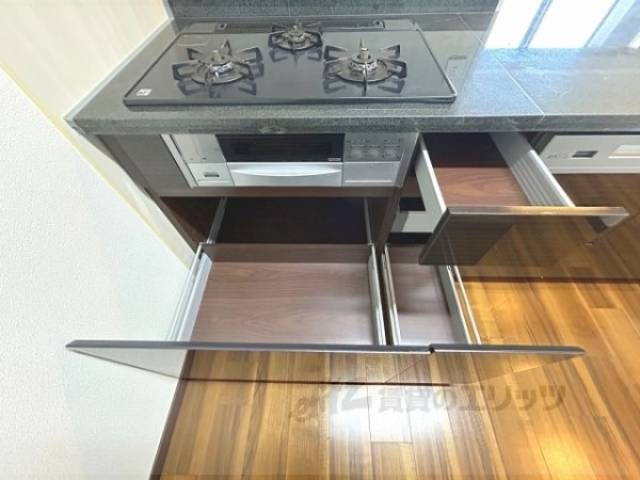 キッチン　下部収納