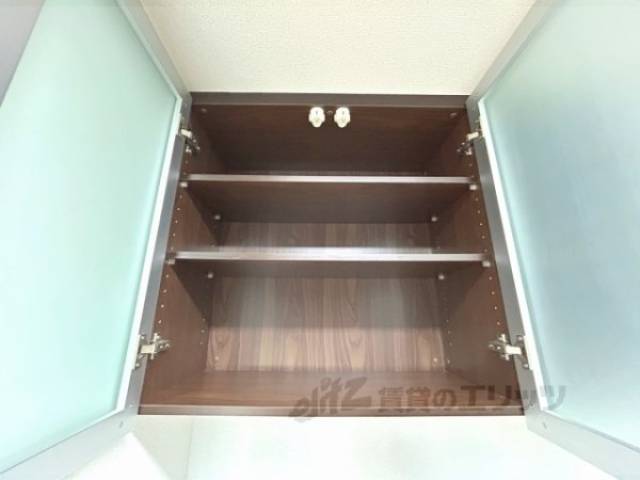 キッチン　食器棚