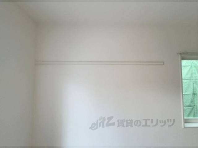 洋室　ハンガーラック