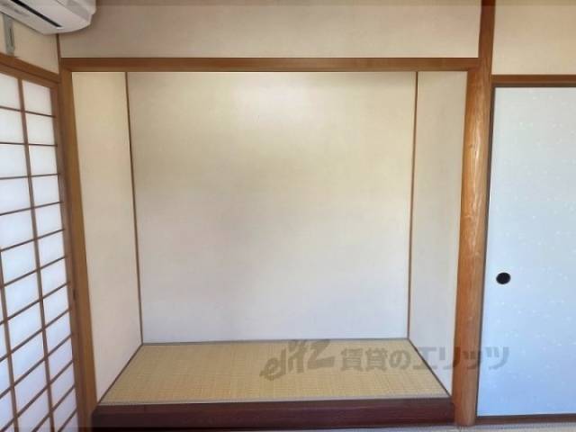和室　床の間