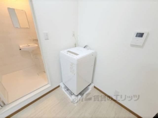 洗濯機置場　洗濯機つき