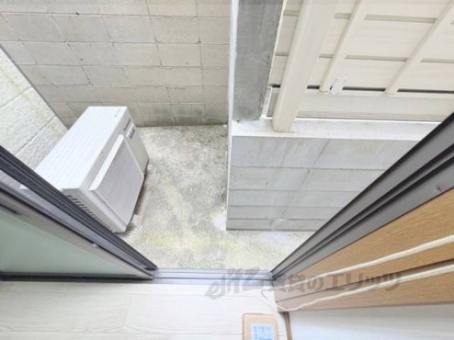 窓の外　ベランダではないです