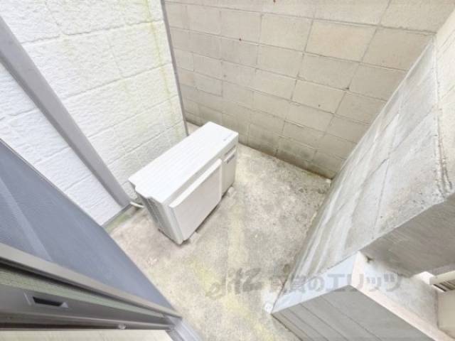 窓の外　ベランダではないです