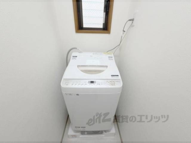 洗濯機置場　洗濯機つき