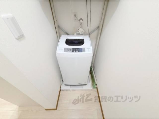 洗濯機置場　洗濯機つき