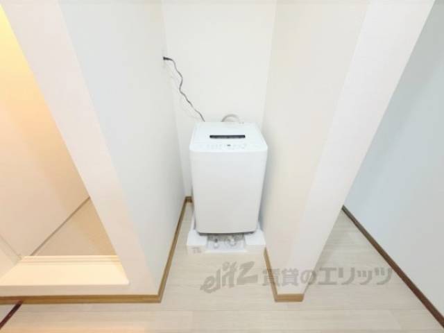 洗濯機置場　洗濯機付き