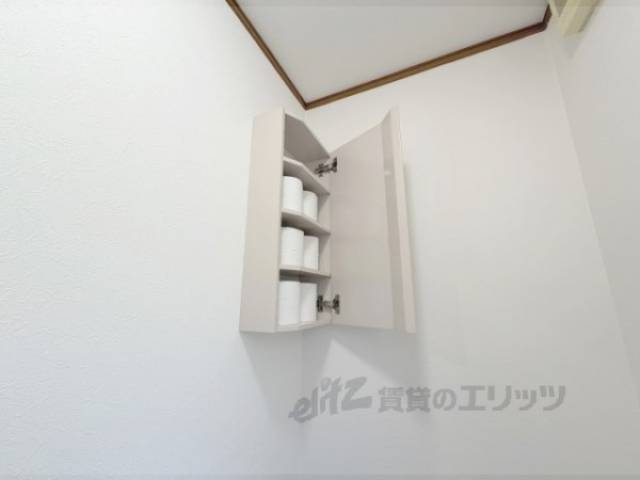 トイレ　上部収納