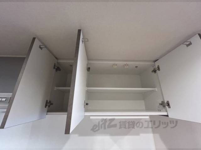 キッチン　上段収納