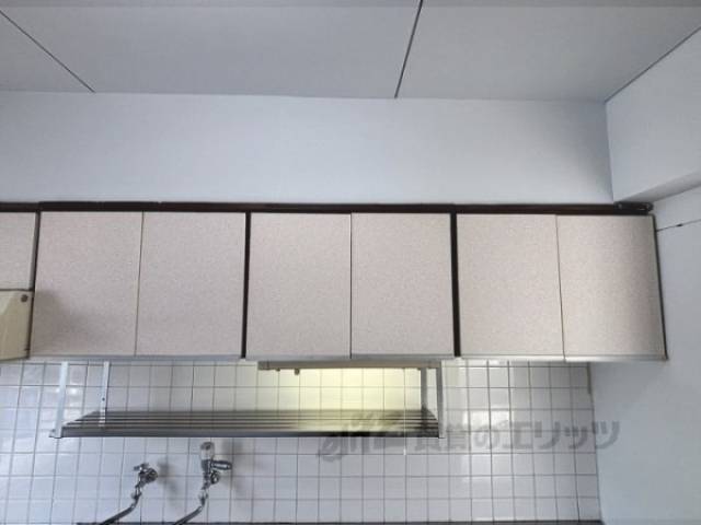 キッチン　上部収納