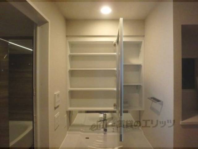 洗面所　収納上部