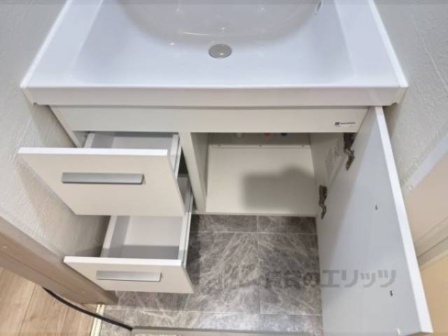 洗面所　洗面下収納