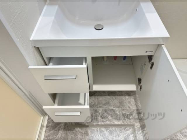 洗面所　洗面下収納