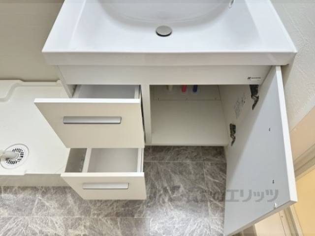 洗面所　洗面下収納
