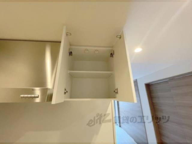 収納　上部収納