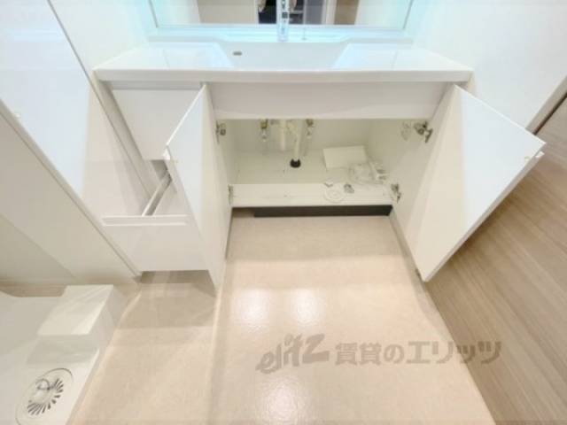 洗面所　下部収納