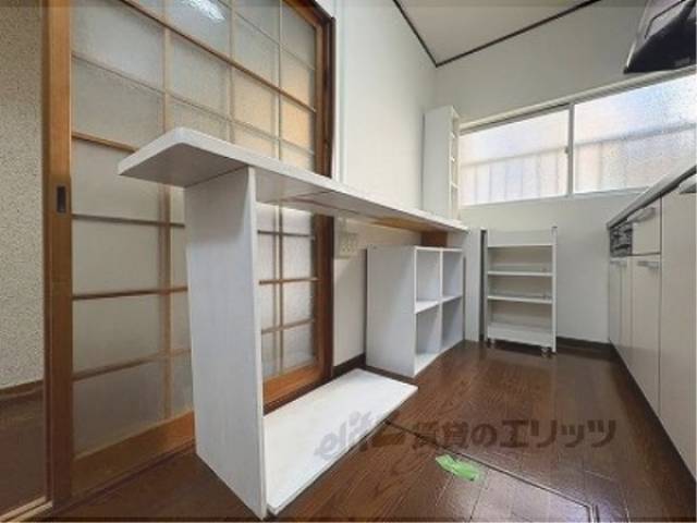 キッチン　収納棚
