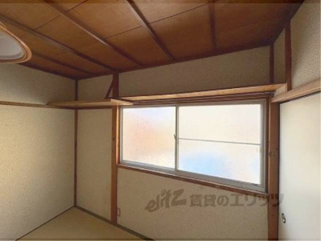 和室　収納棚