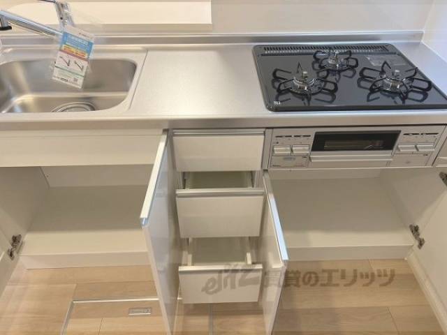 キッチン　下部収納