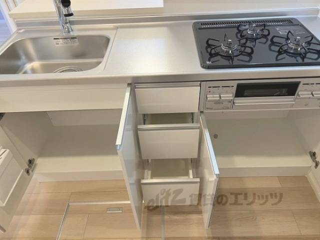 キッチン　下部収納