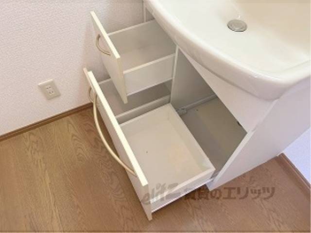 洗面所　下部収納