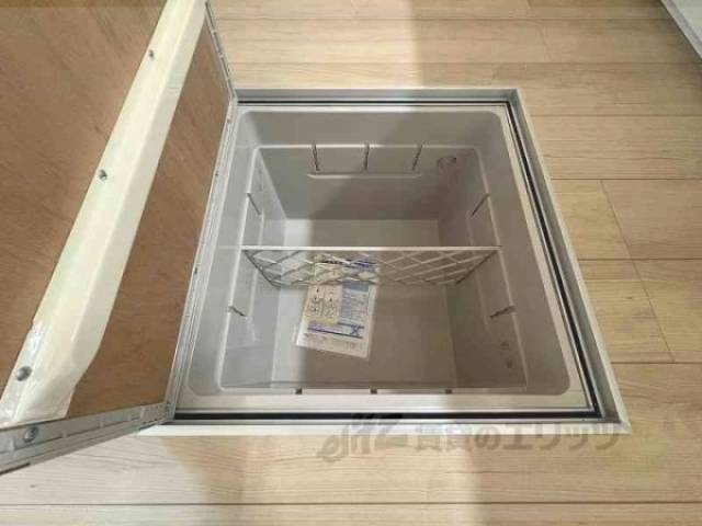 キッチン　床下収納