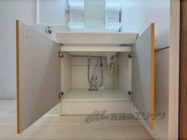 洗面所　洗面台収納