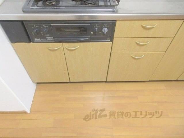 キッチン　下部収納