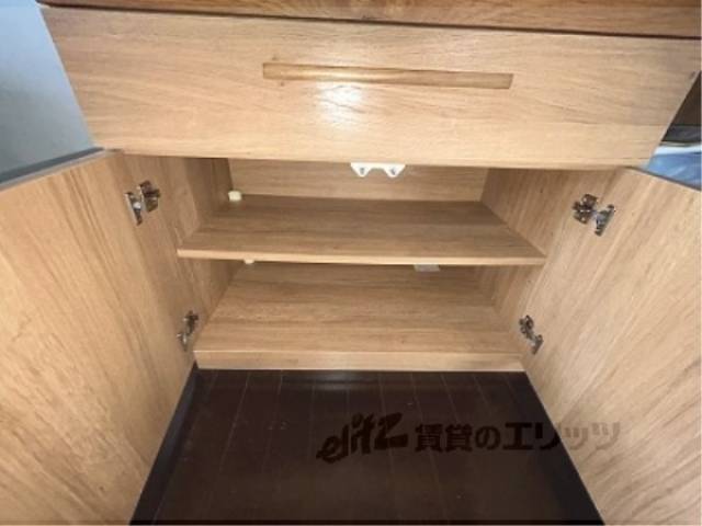 キッチン　食器棚