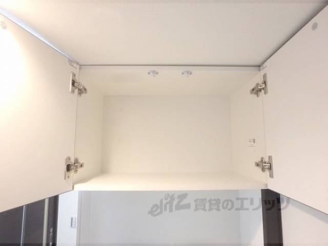 収納　洗濯機上部収納