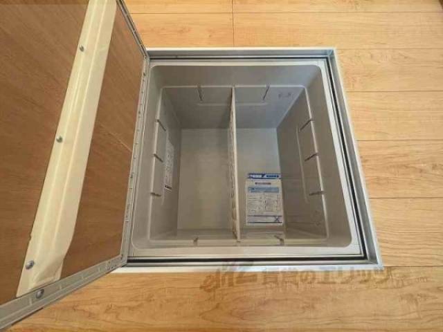 キッチン　床下収納
