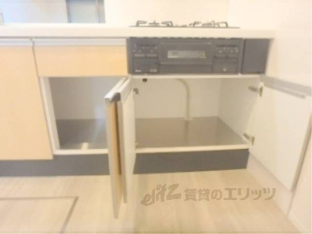 キッチン　収納下部
