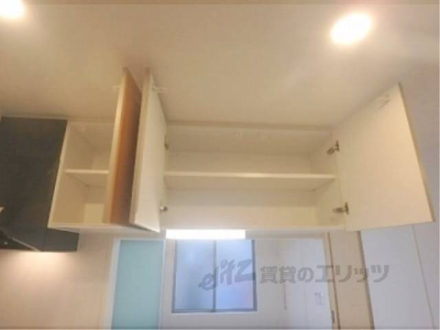 キッチン　収納上部