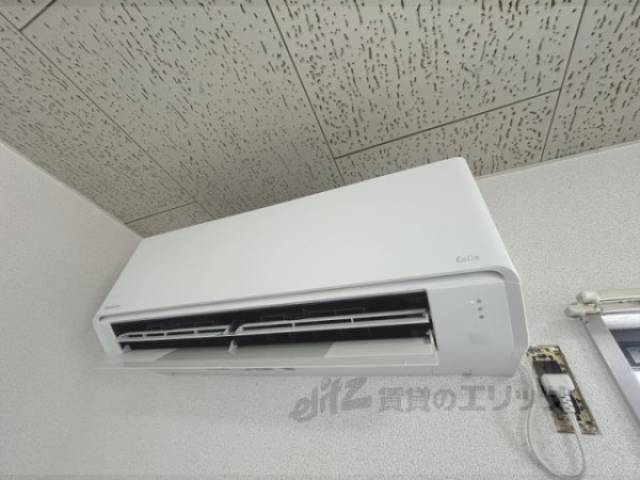 洋室　エアコン