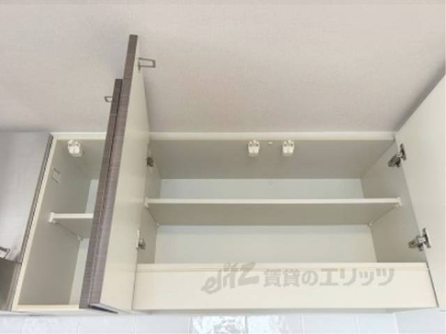 キッチン　上部収納