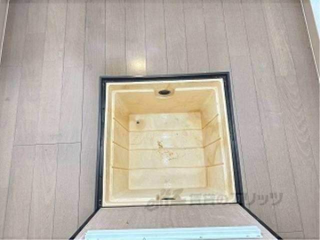 キッチン　床下収納