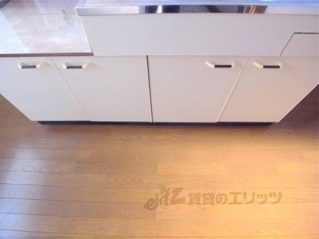 キッチン　シンク下収納