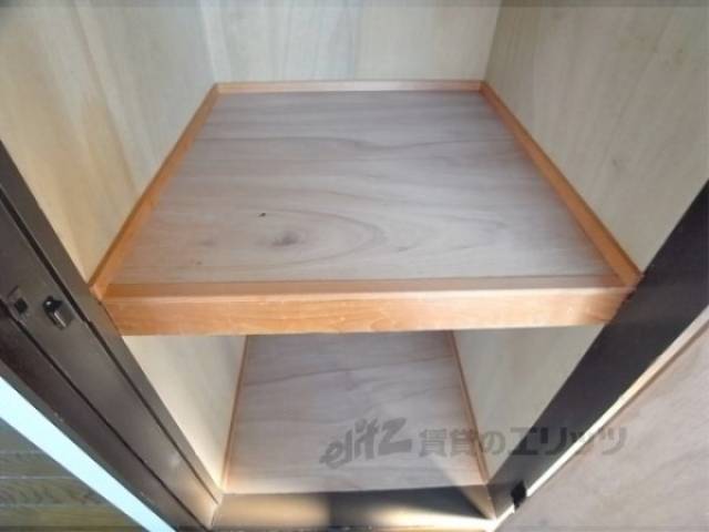 収納　奥行も十分です。