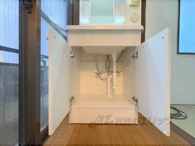 洗面所　洗面台収納