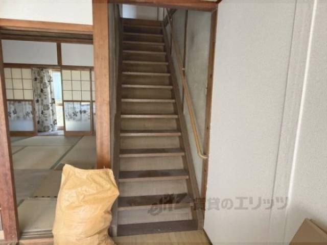 廊下　階段